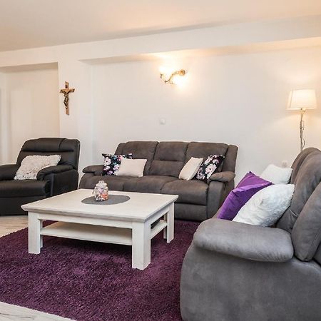 Holiday Home Tower With Private Pool, Sauna And Quads Smilcic エクステリア 写真