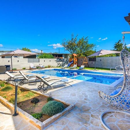 Holiday Home Tower With Private Pool, Sauna And Quads Smilcic エクステリア 写真