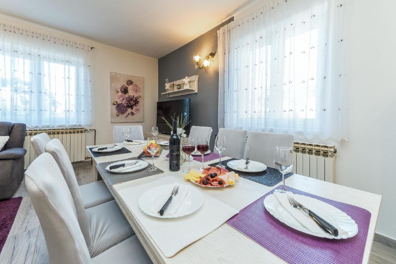 Holiday Home Tower With Private Pool, Sauna And Quads Smilcic エクステリア 写真