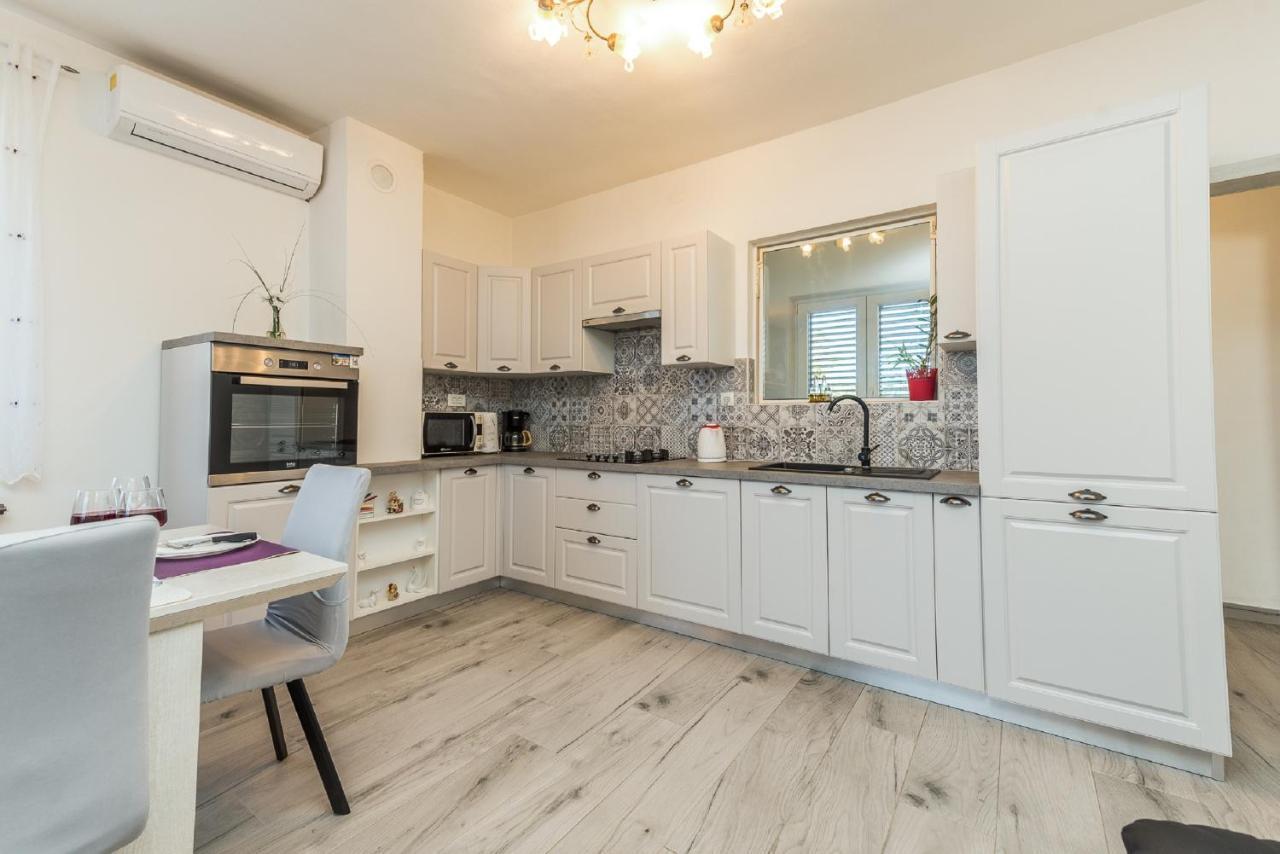 Holiday Home Tower With Private Pool, Sauna And Quads Smilcic エクステリア 写真