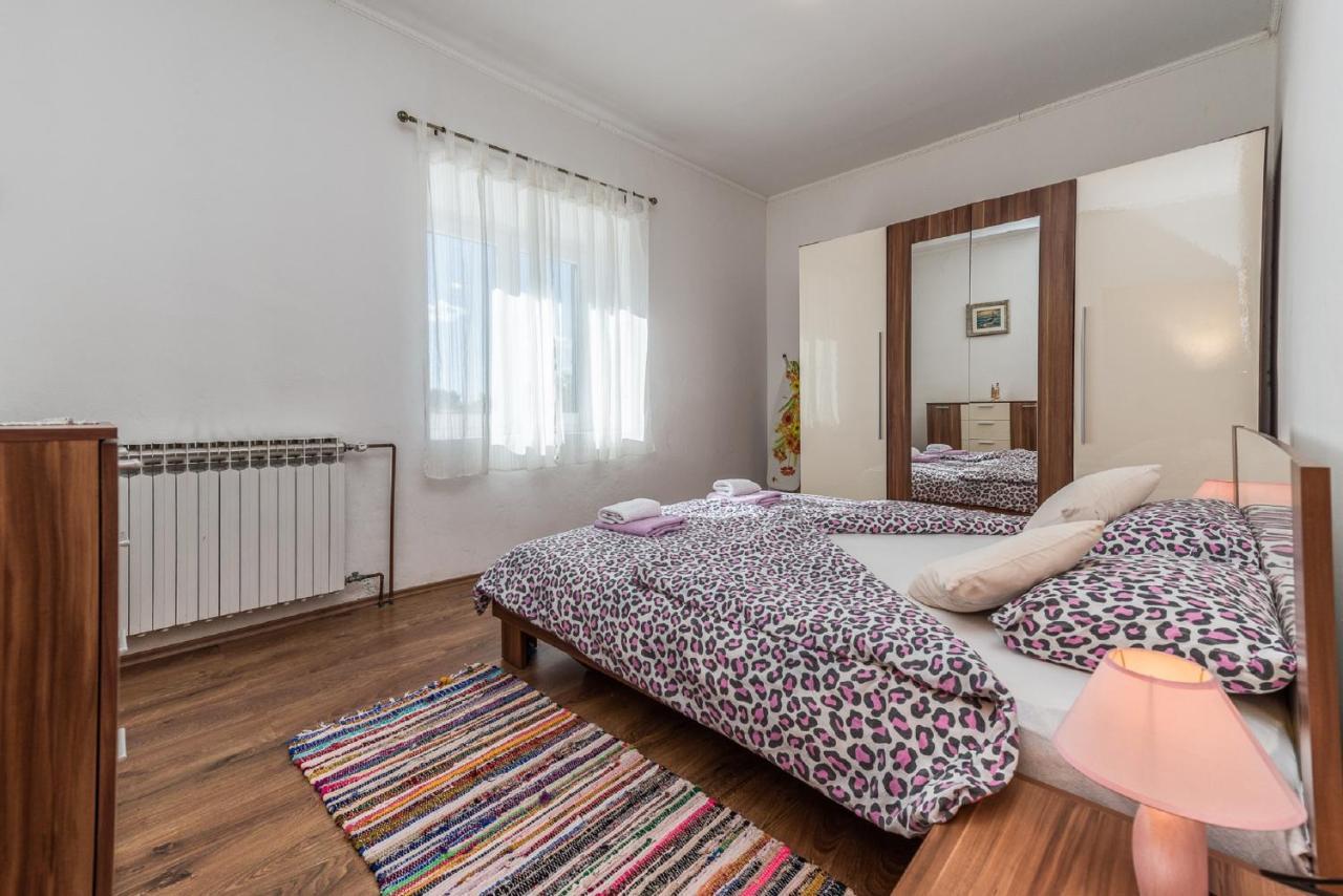 Holiday Home Tower With Private Pool, Sauna And Quads Smilcic エクステリア 写真
